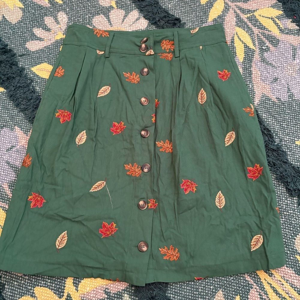 Kiel James Patrick Fall Leaves Green Embroidery Skirt Size 4 Button down front